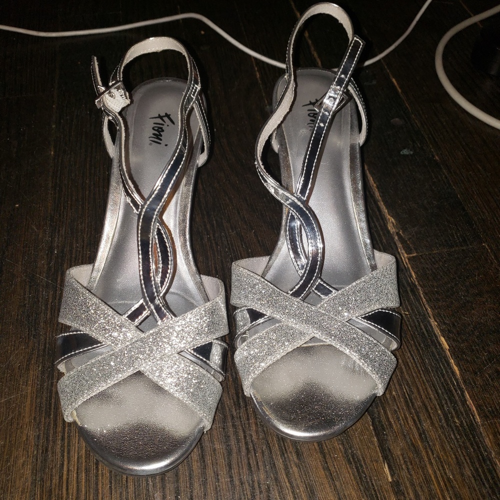 Fioni Silver Heels